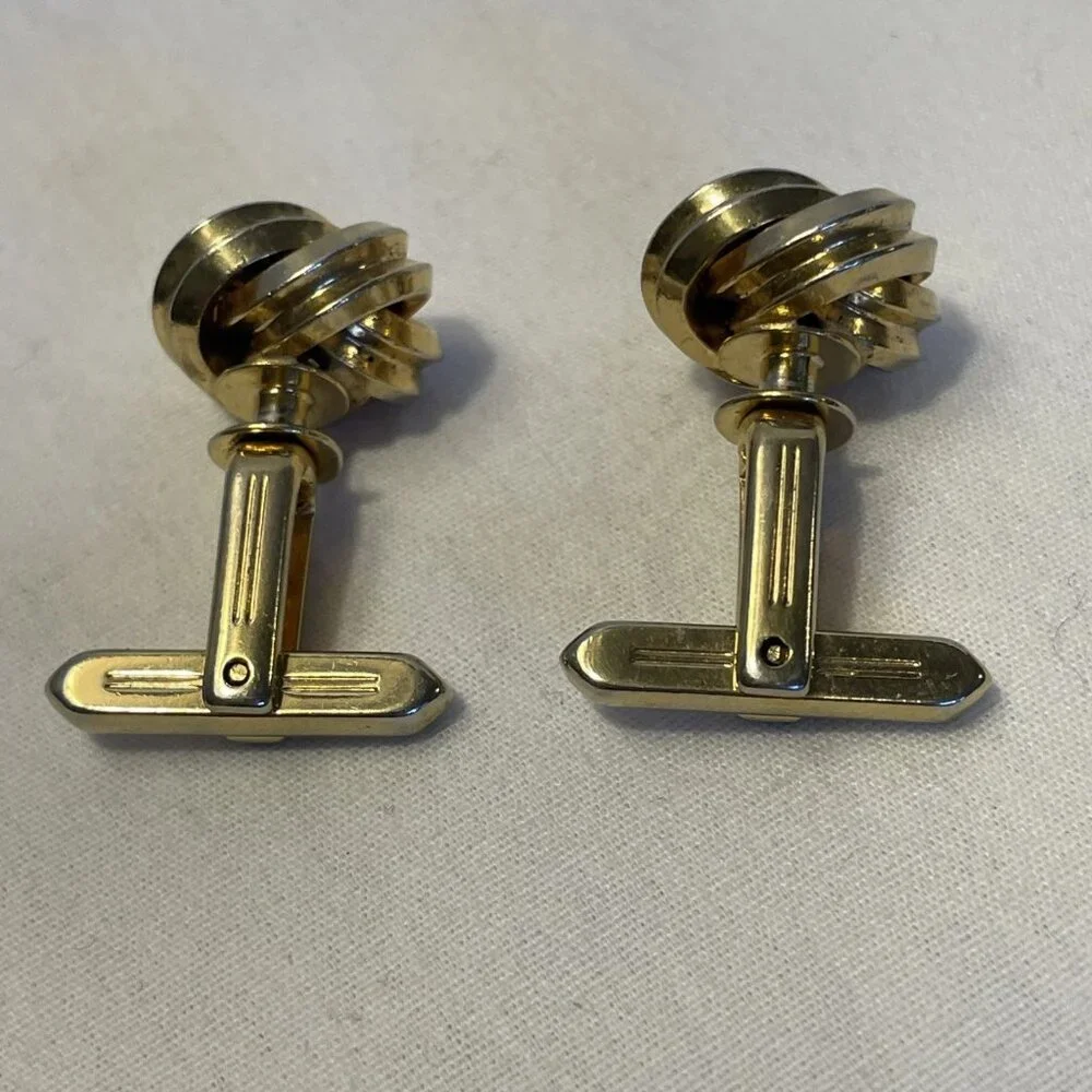 Classic Gold Tone Love Friendship Knot 0.5 in Cufflinks